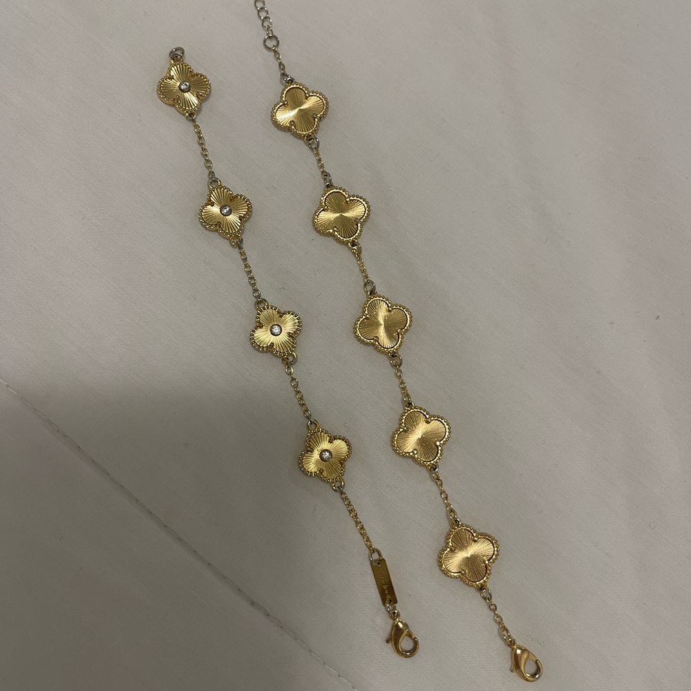 Gold Floral Chain Bracelet - Elegant Women's Jewelry